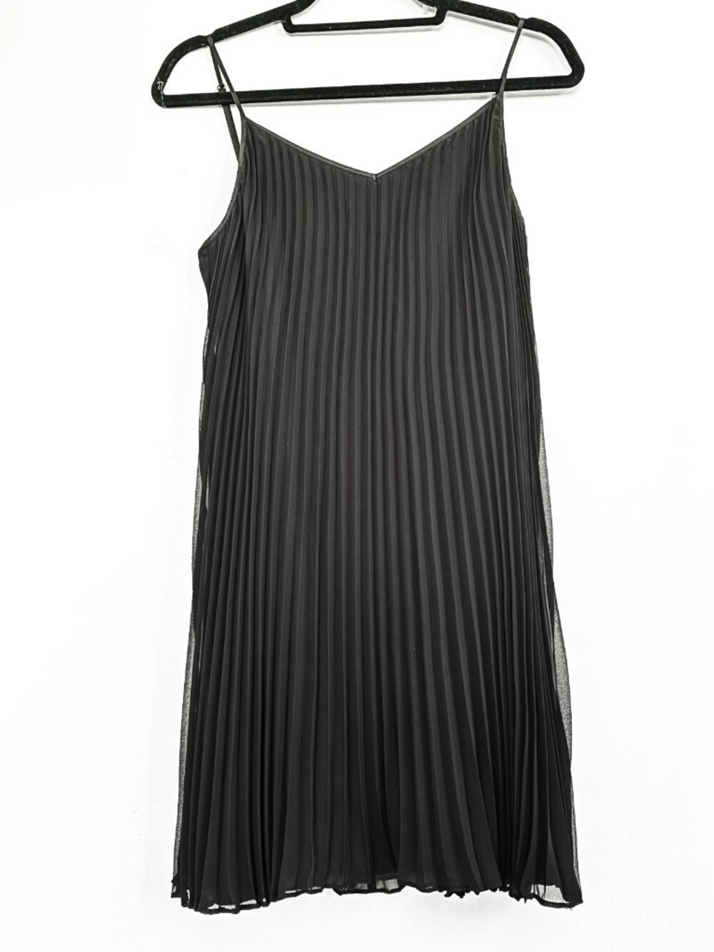 Black Pleated Mini Dress Laundry by Shelli Segal Size 8 EXCELLENT COND. - Picture 3 of 7